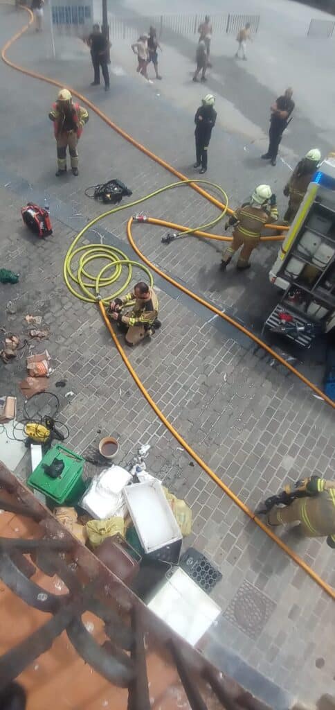 Marcos humo Susto por un cortocircuito en el Paseo del Muelle de Donostia