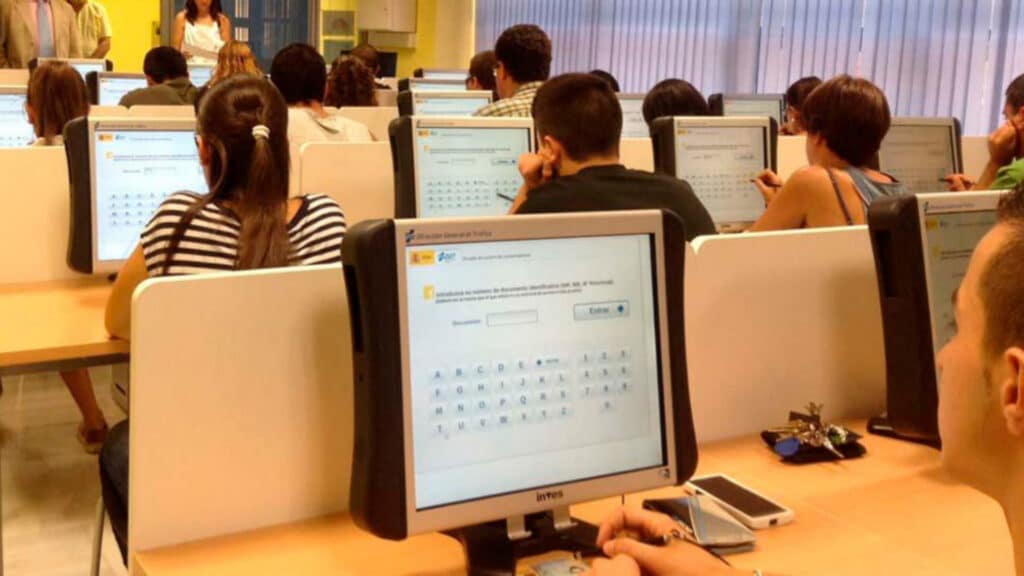 examen Operación contra el fraude en los exámenes de tráfico en Gipuzkoa