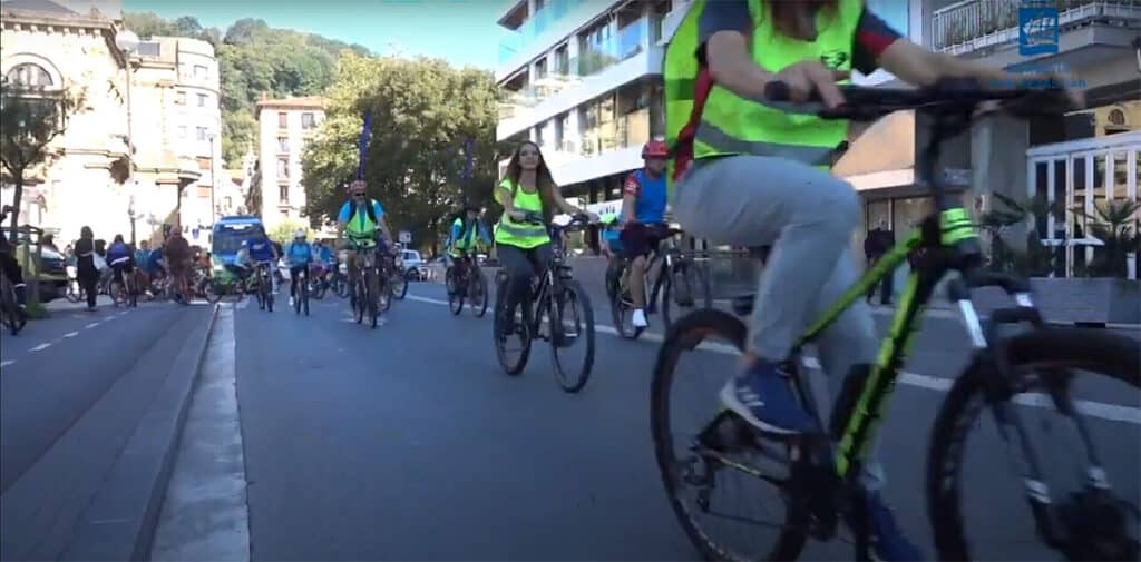 800 jóvenes participan en la Bizikletada donostiarra 7 Bicicletada 800 jóvenes participan en la Bizikletada donostiarra