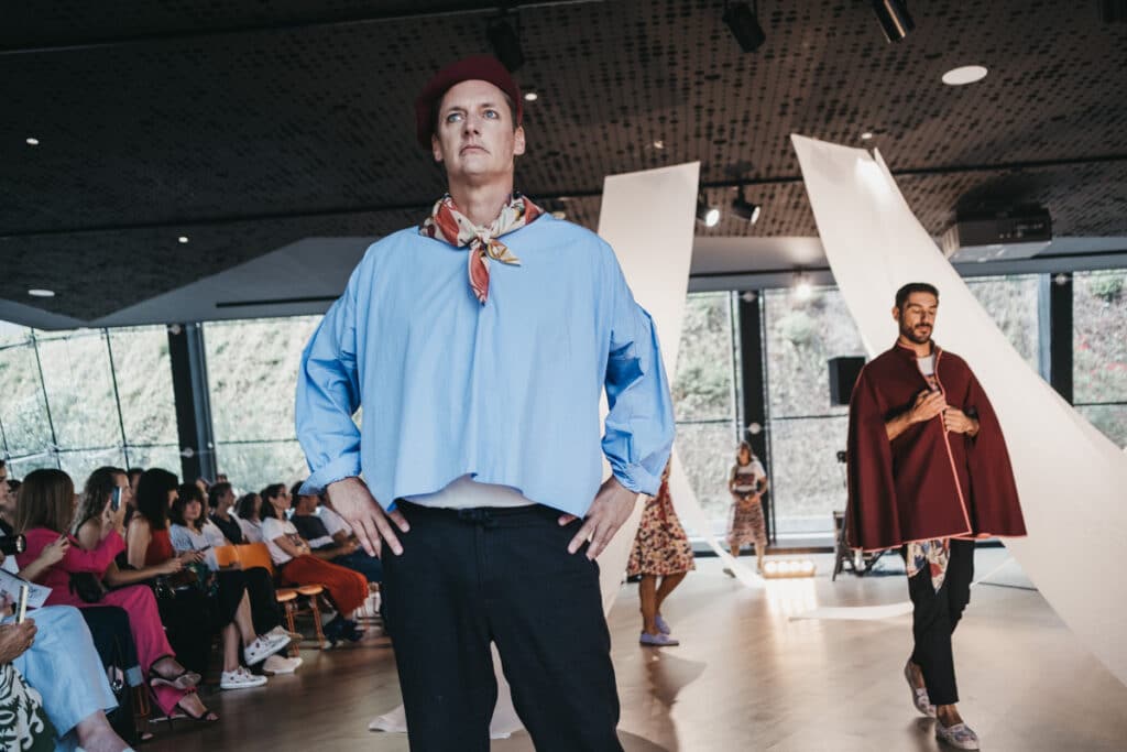 Elkano moda Moda: El desembarco de Elkano en el Museo Balenciaga
