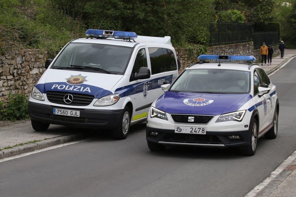 Ertzaintza nueva2 Un conductor fallecido al salirse su coche de la calzada al paso de la N-I por Tolosa