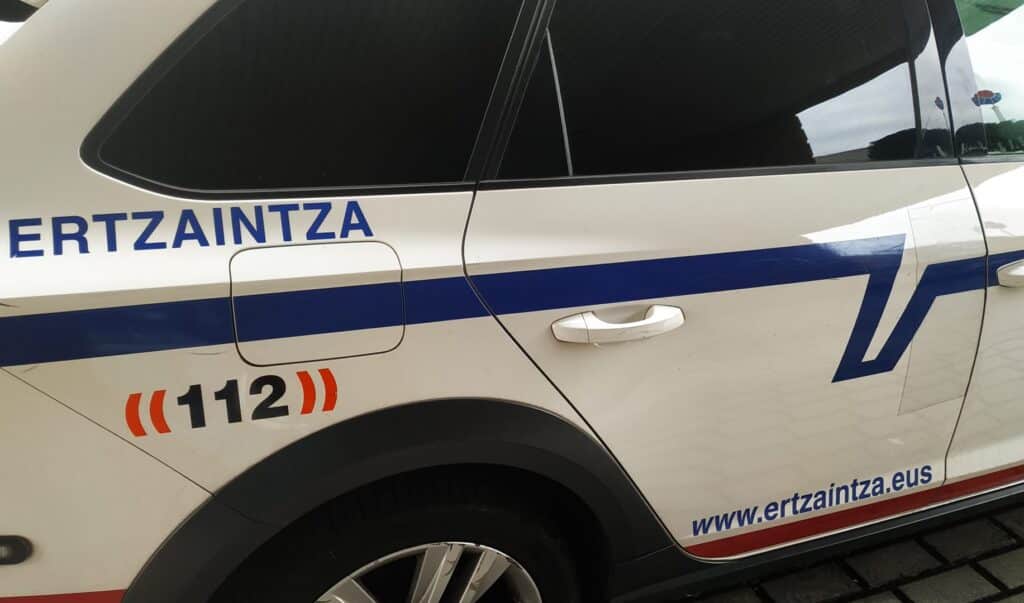 Ertzaintza nuevo Agrede a otro hombre con una barra metálica en Errenteria