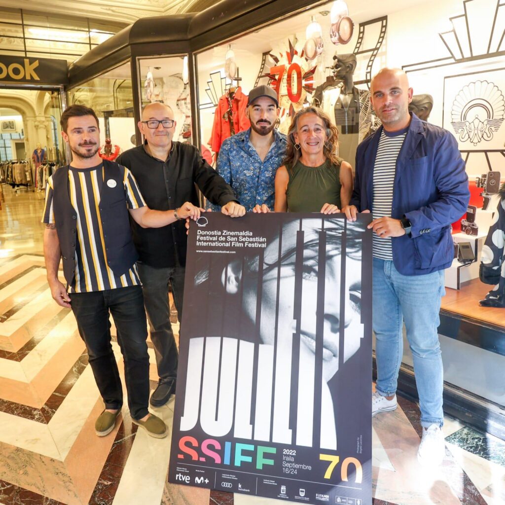Concurso de escaparates para celebrar el 70 aniversario del Zinemaldia 19 escaparates Concurso de escaparates para celebrar el 70 aniversario del Zinemaldia