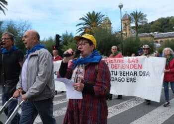 Marcha en el Día de las personas mayores en  Donostia. Foto: Santiago Farizano