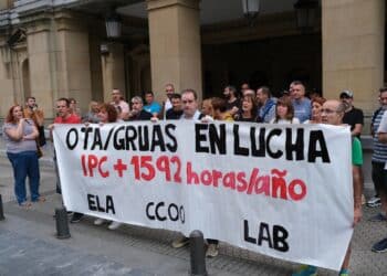 Imagen de archivo. Protesta de grúas y de OTA en Gipuzkoa. Foto: Santiago Farizano