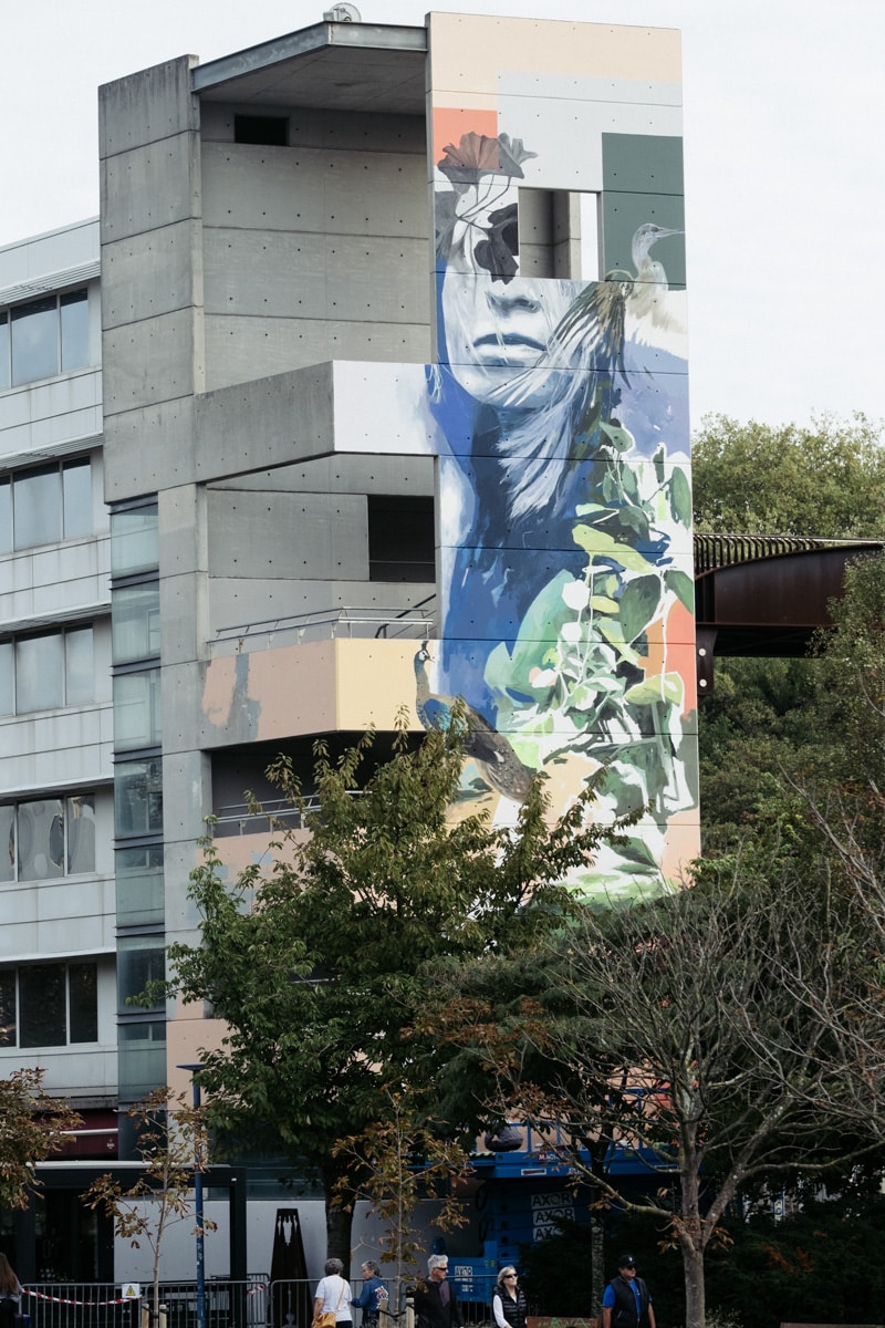 DSCF9080 - (Fotos) Donostia Apain embellece las fachadas a lo largo del Urumea