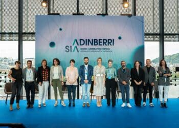 Presentación de la plataforma SIA de Adinberri hoy en Tabakalera. Foto: Diputación