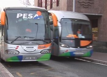 Imagen de los autobuses de la compañía Pesa. Foto: ELA sindikatua