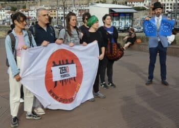 La Plataforma Pobreza Cero de Donostia denuncia la situación en las fronteras. Foto: Coordinadora de ONG,s de Euskadi