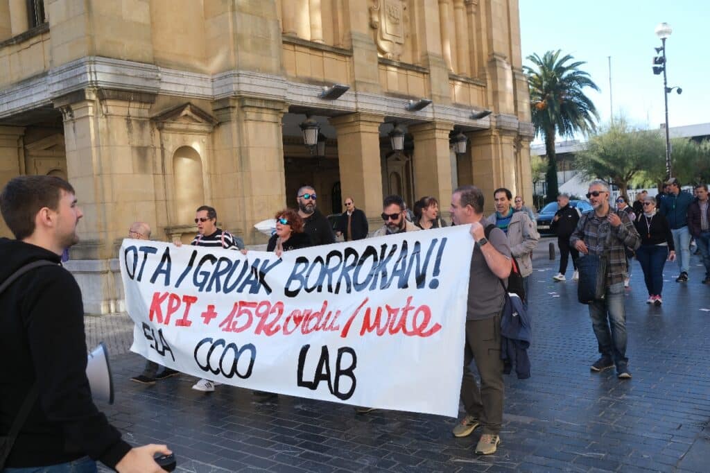 2022 1111 13300200 copy 1280x853 Se enquista la huelga de OTA y grúas como mínimo hasta el jueves