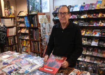 José Ramón Zalacaín en la librería Armageddon de Donostia, que cumple 30 años. Foto: Santiago Farizano