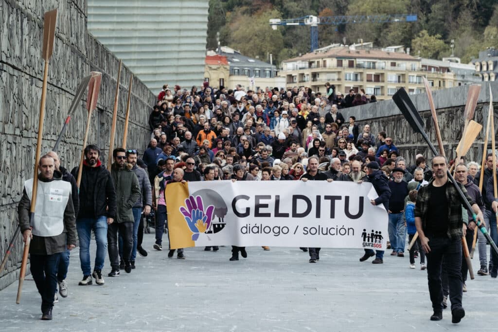 DSCF2799 Una manifestación pide paralizar el funcionamiento de la incineradora de Zubieta