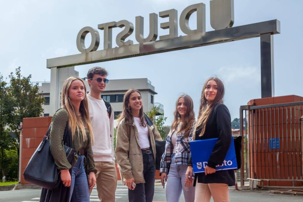 Deusto foto Deusto abre la campaña de sesiones informativas sobre la oferta para el curso 2023-24