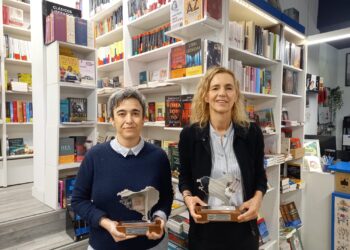 Las premiadas con el Euskadi de Plata Ana Malagon y Delphine de Vigan. Foto: DonostiTik