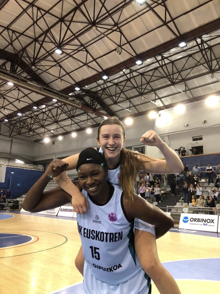 IDK victoria Joy Adams y Coulibaly lideran al IDK en su primera victoria europea (91-80)