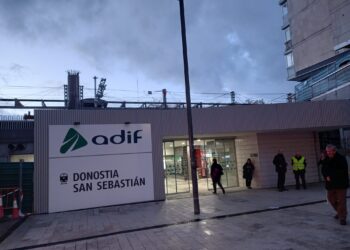 Estación provisional que ha abierto hoy sus puertas. Foto: DonostiTik