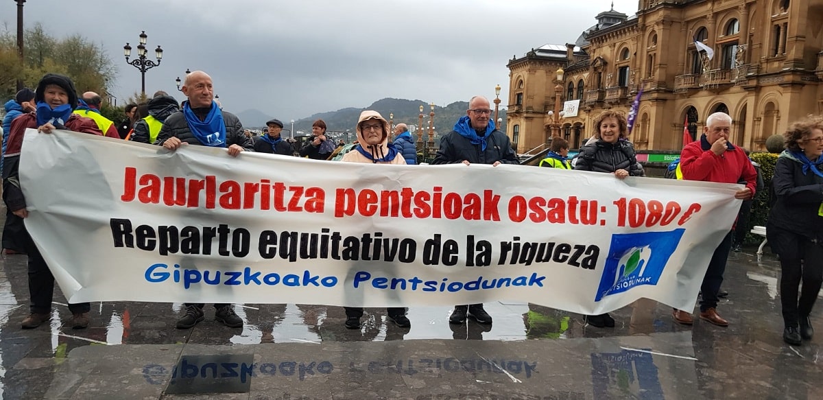 mani1 - Donostia se une a las marchas por el reparto de la riqueza