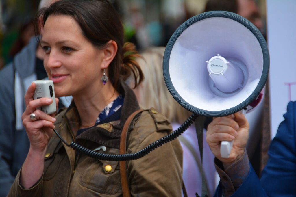 megaphone ge4e0b6a8f 1280 El Ayuntamiento de Donostia quiere "poner coto" al megáfono de los turistas