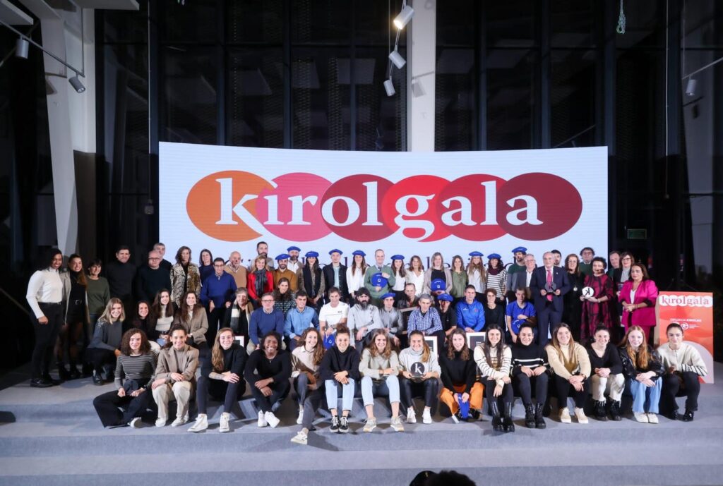 Kirolgala La Kirol Gala premia a las txuri urdin sub 20 y al pelotari Jokin Altuna