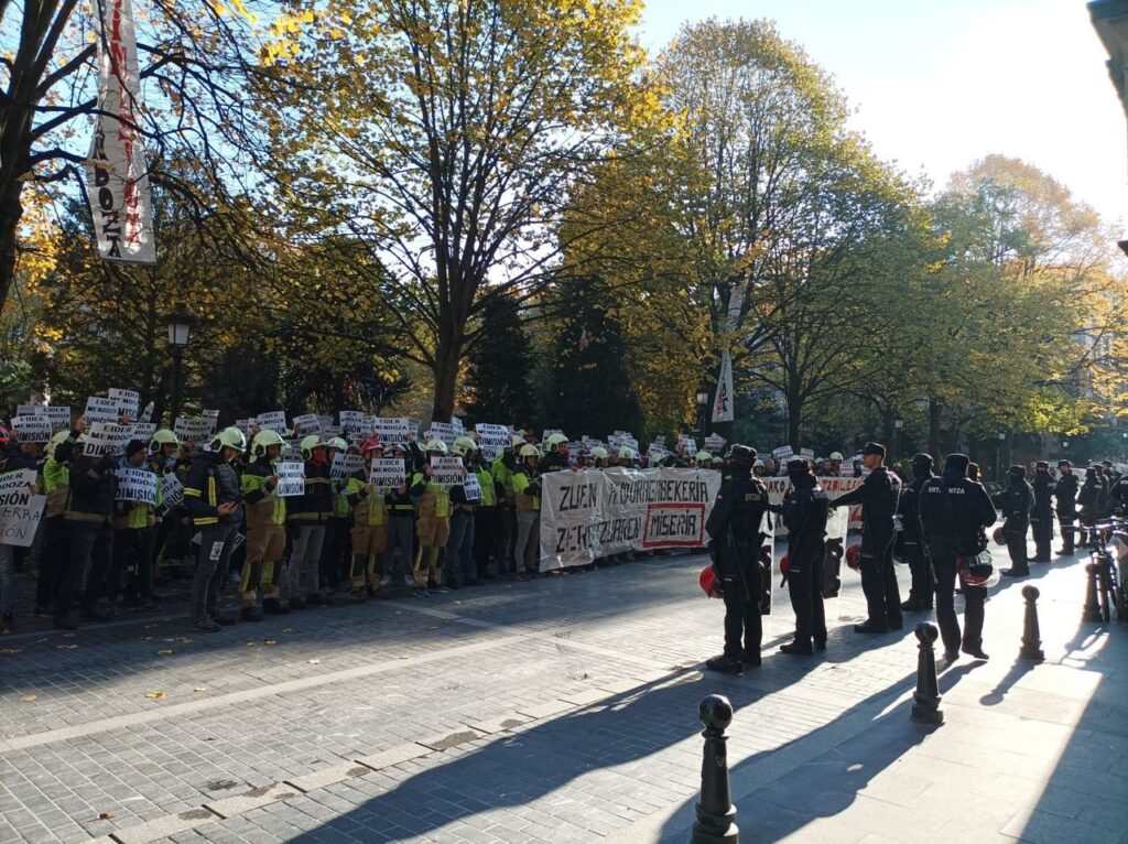 bomberos dipu Los bomberos piden que las diputaciones rompan con Arkaute para futuras OPE