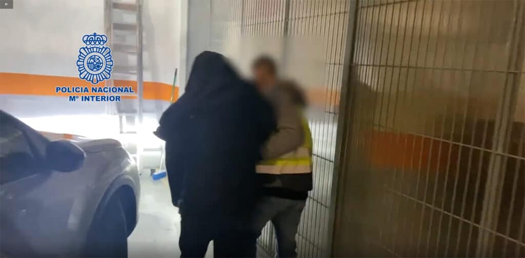 detencion empresarios La Policía Nacional identifica a 29 ocupantes del antiguo instituto de Martutene