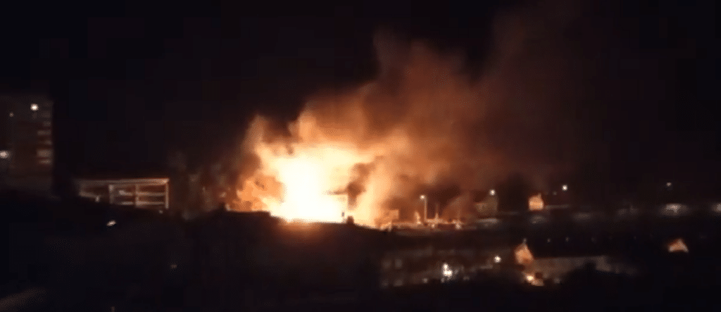 mutriku (Mutriku) Un camión de butano calcinado en un incendio con varias explosiones