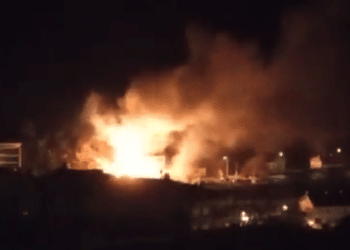 Explosiones en Mutriku. Foto: Imagen de un vídeo de @trumoibi en su perfil de twitter