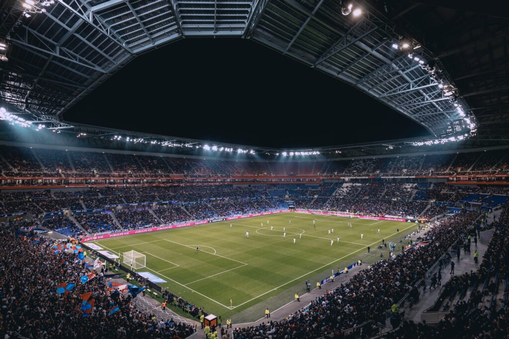 Qatar 2022: la complicada responsabilidad de ser la primera árbitra femenina del Mundial 10 thomas serer r xKieMqL34 unsplash 7 Qatar 2022: la complicada responsabilidad de ser la primera árbitra femenina del Mundial