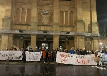 Protesta del viernes por el cierre del 'local del frío'. Foto: Red de Acogida Ciudadana