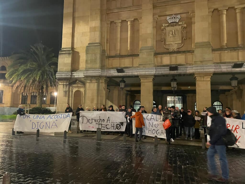 sirena EH Bildu propone "acabar con la arbitrariedad" del 'local del frío' de Ondarreta