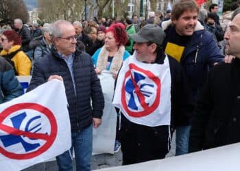 Imagen de archivo de febrero. Manifestación "contra los recortes en Osakidetza" en San Sebastián. Fotos: Santiago Farizano