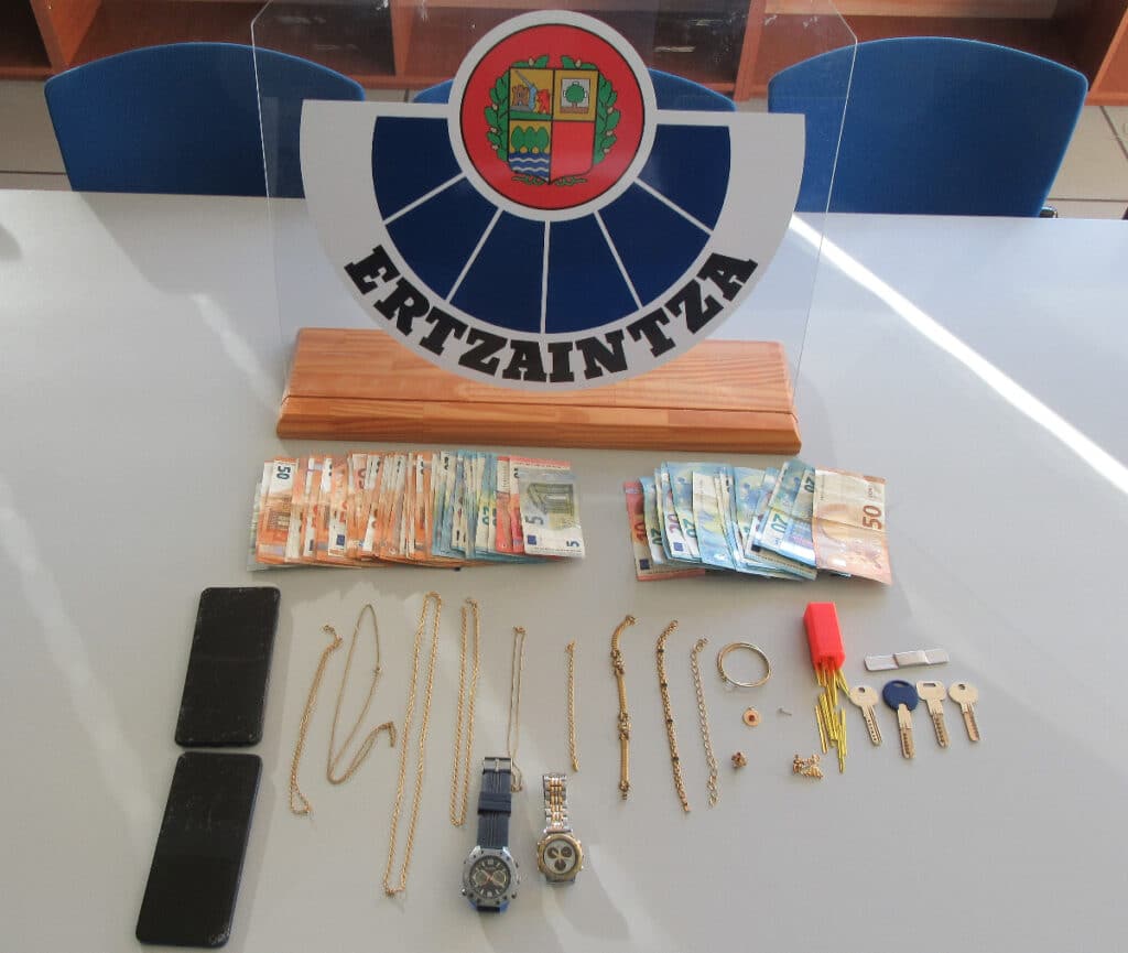 Durango En la cárcel los dos arrestados en Durango tras robar en viviendas de Donostia y Lasarte-Oria