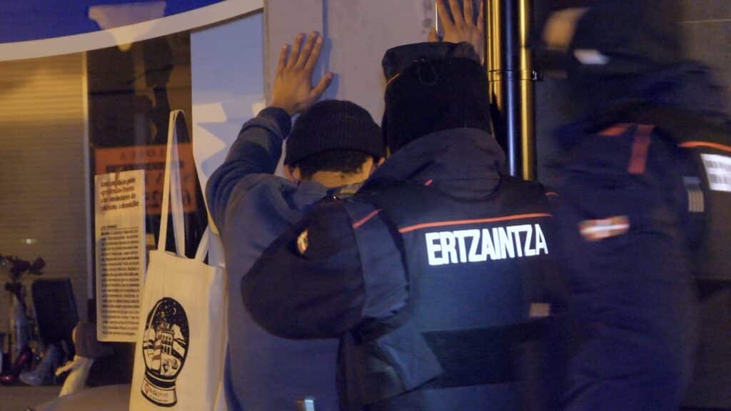 Ertzaintza noche Ingresa en prisión un hombre acusado de agredir sexualmente a una mujer en Intxaurrondo