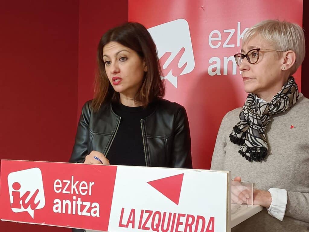 Fotografia de la rueda de prensa IU propone trasladar al Parlamento Europeo "las incidencias" de la incineradora de Zubieta