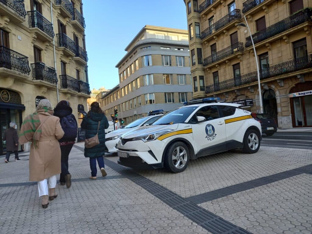 Guardia municipal Un arrestado tras la agresión sexual esta madrugada a una mujer en el parking de la plaza Easo de Donostia
