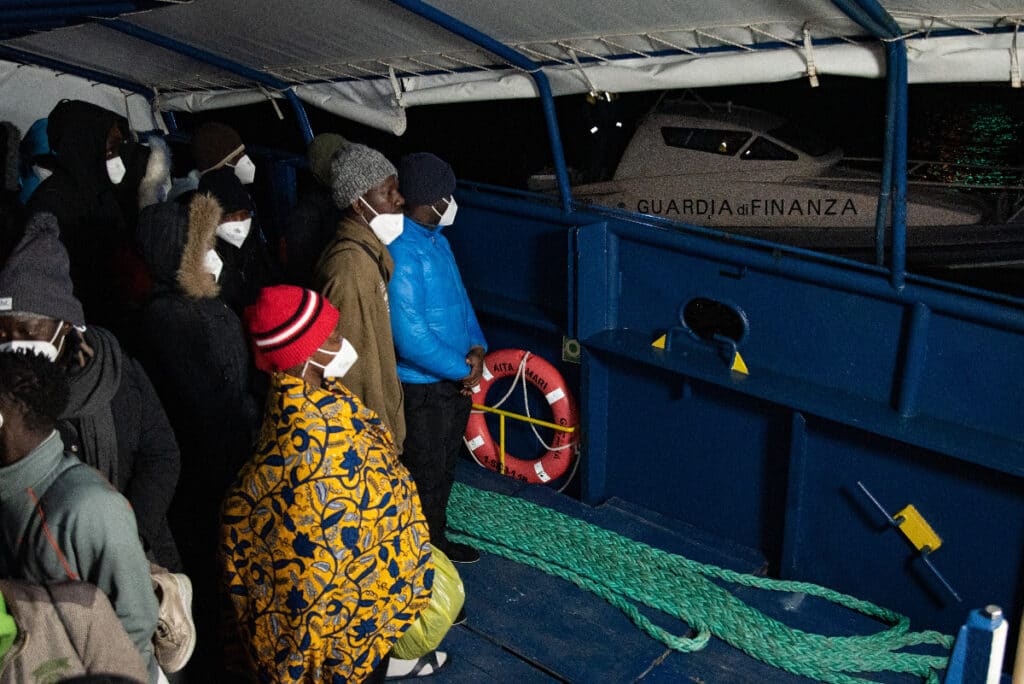 desembarco 1 El Aita Mari se querella contra Vox por acusarlo de ser "un barco de negreros"