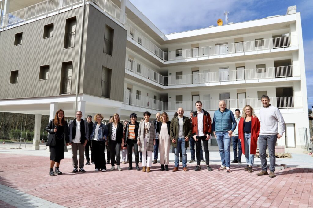 Usurbil Iriarte (EH Bildu) se compromete a avanzar en la gratuidad de los cuidados en Gipuzkoa