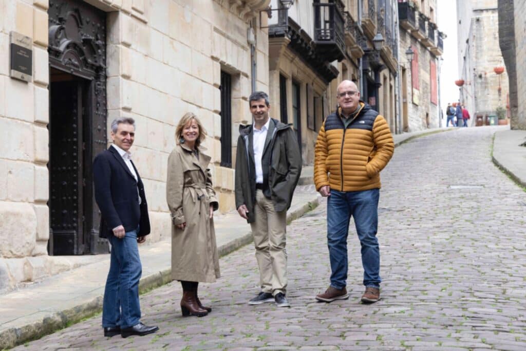 Mendoza y candidatos Bidasoa Eider Mendoza (PNV) reivindica un sistema fiscal “justo y progresivo”
