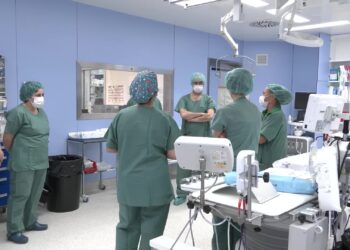 Visita a la sala de hemodinámica del Hospital Donostia. Foto: Osakidetza