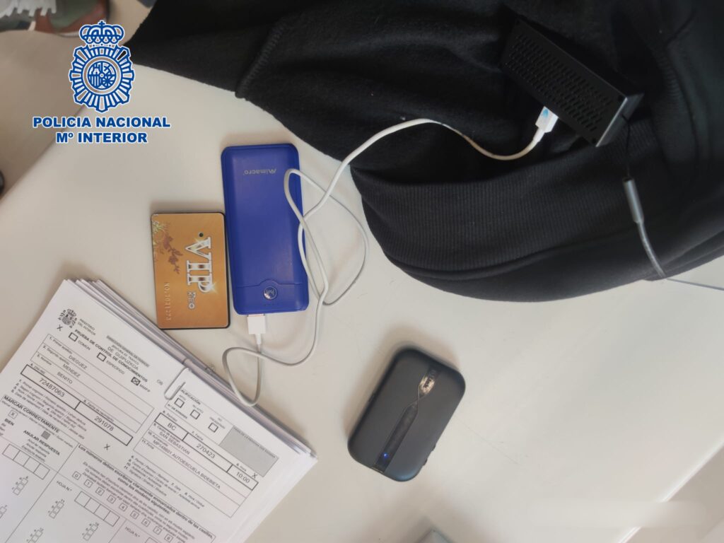 230504 Examenes Trafico Detenidas cuatro personas por mentir en la identidad para el examen de conducir