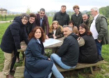 Eneko Goia con miembros de la lista a la Alcaldía de Donostia. Foto: PNV