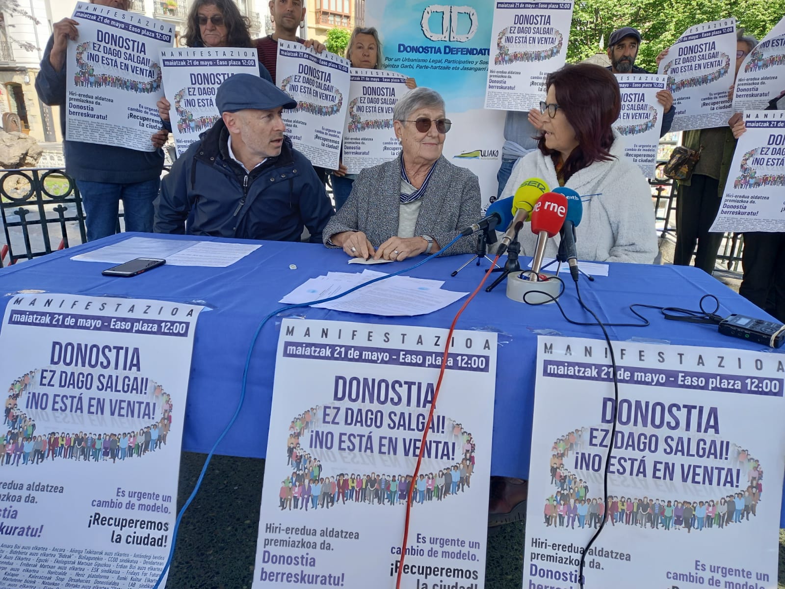 Donostia Defendatuz2 - (Donostia) Las plataformas ciudadanas irrumpen en campaña y convocan una marcha contra la política urbanística