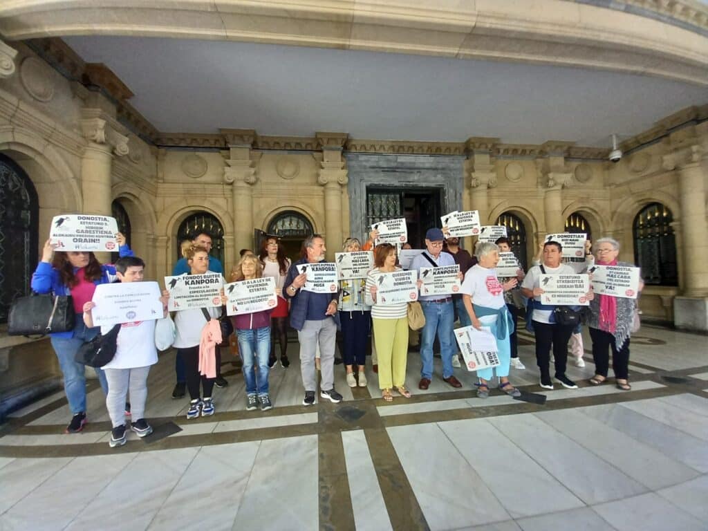 Stop2 Stop Desahucios retoma su campaña para limitar el precio del alquiler y suma a Lasarte-Oria
