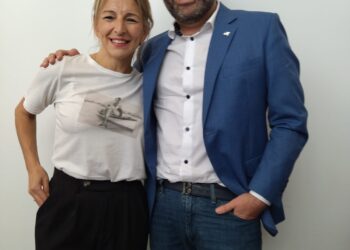 Yolanda Díaz y el candidato a la Alcaldía de Donostia Víctor Lasa. Foto: Podemos