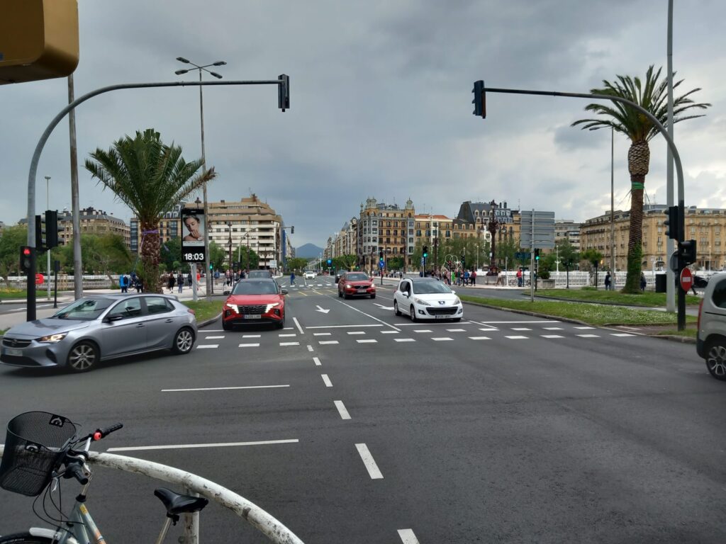 atropello2 Un autobús atropella a un hombre entre el puente de Santa Catalina y el Paseo de Francia