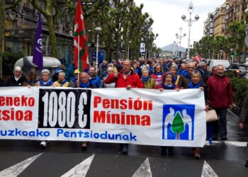Manifestación pensionista en Donostia esta mañana. Foto: Plataforma de pensionistas Alderdi Eder
