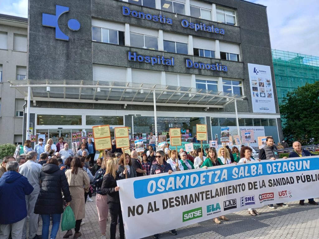 greba "La situación en Osakidetza es brutal. Por eso esta huelga", afirman los sindicatos el primer día de paro