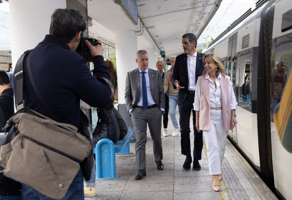 tren ELECCIONES- Urkullu alerta del riesgo de quedar atrás si el corredor ferroviario no cumple los plazos