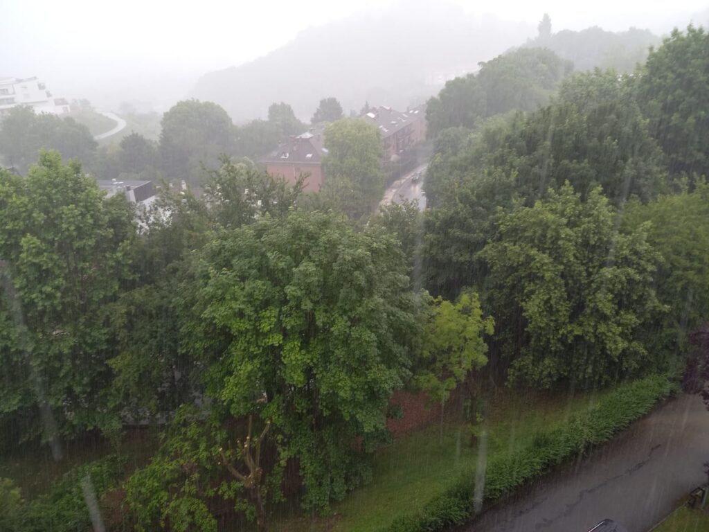 Aiete lluvia Las fuertes tormentas de este domingo dejaron 1.285 rayos en Gipuzkoa