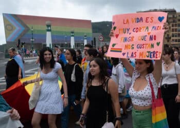 Manifestación de Día del Orgullo LGTBI+ en Donostia. Fotos: Santiago Farizano